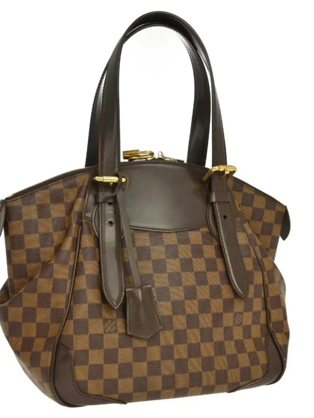 Louis Vuitton outside 	ab
